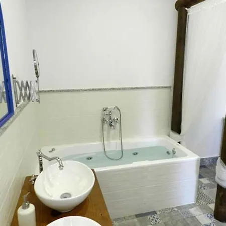 Apartment Los Tartessos 1 *